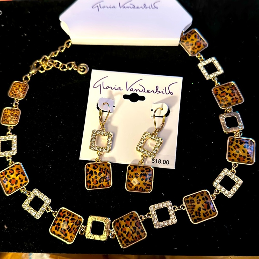 New Gloria Vanderbilt Gold Sparkly Leopard Print Necklace and Earring Set